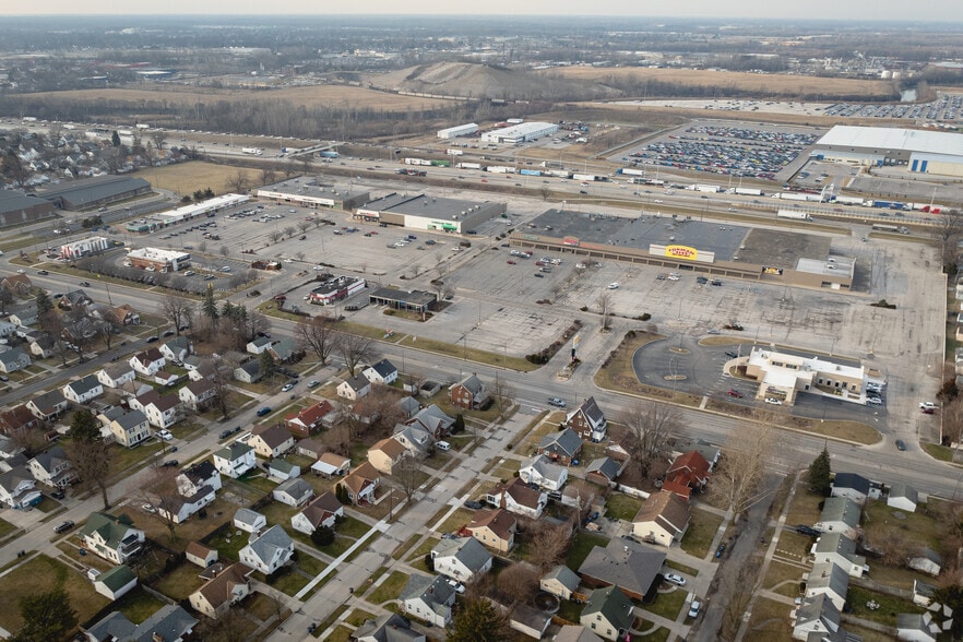 525-701 E Manhattan Blvd, Toledo, OH à louer - Photo du bâtiment - Image 3 de 5