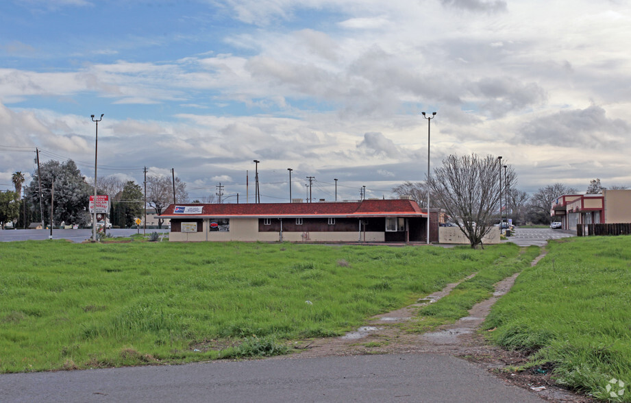 1450 N Beale Rd, Marysville, CA à vendre - Photo du bâtiment - Image 1 de 56