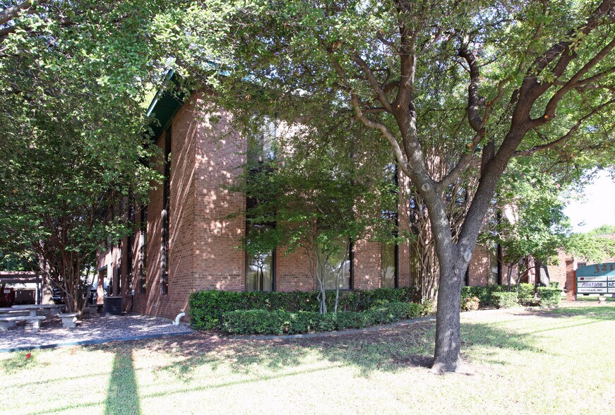 3213 N MacArthur Blvd, Irving, TX à louer - Photo du bâtiment - Image 3 de 3