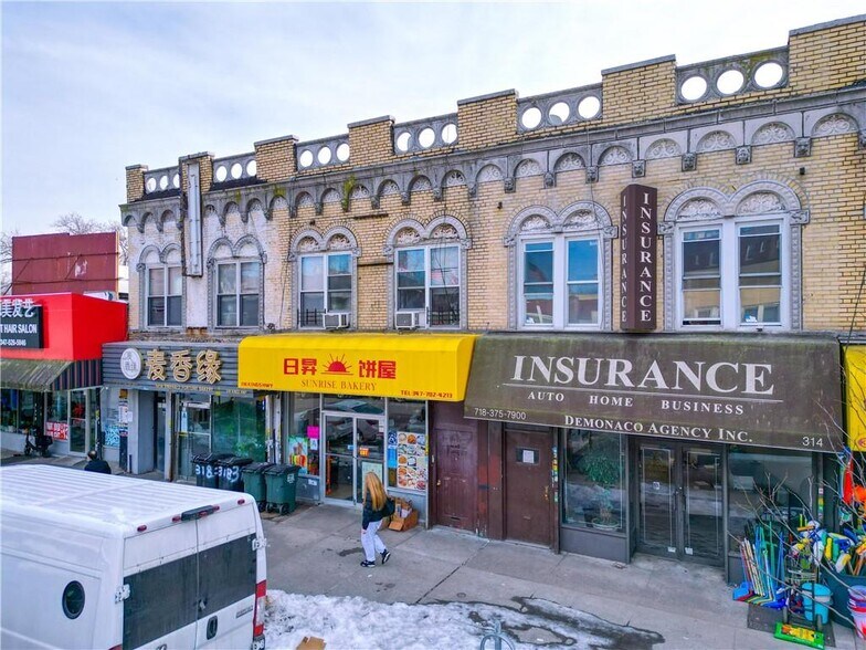 314 Kings Hwy, Brooklyn, NY à louer - Photo du bâtiment - Image 3 de 25