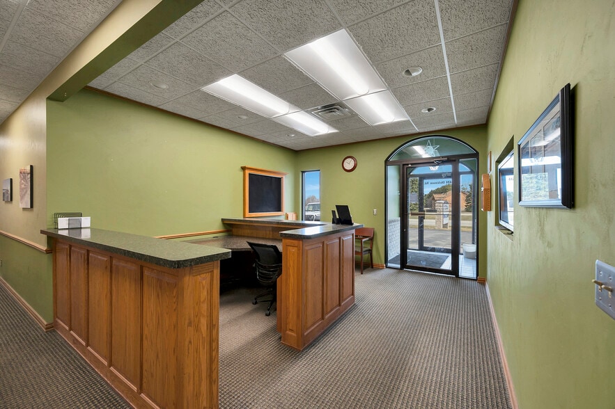 4424 Dickinson Rd, De Pere, WI à louer - Photo du bâtiment - Image 2 de 14