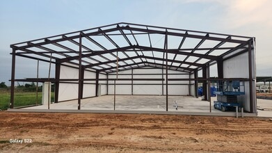 14566 Industrial Park, Aubrey, TX à louer Photo du bâtiment- Image 2 de 15