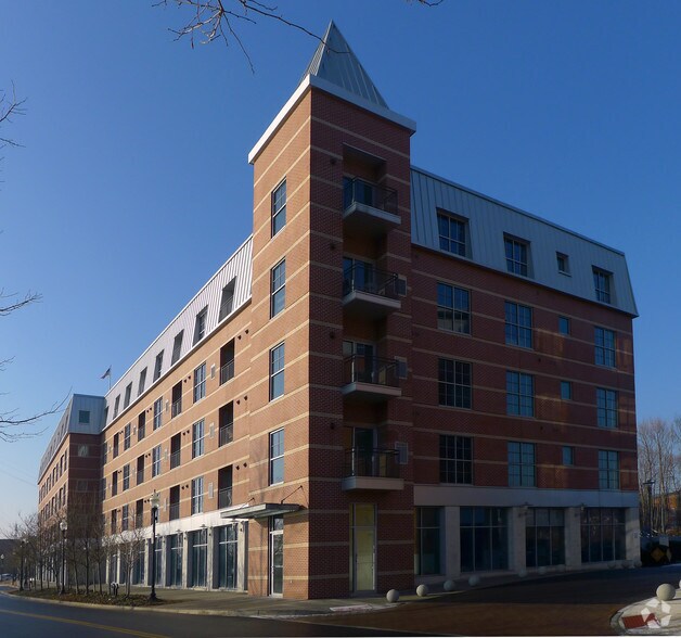 75-77 N Water St, Norwalk, CT à louer - Photo du bâtiment - Image 2 de 4
