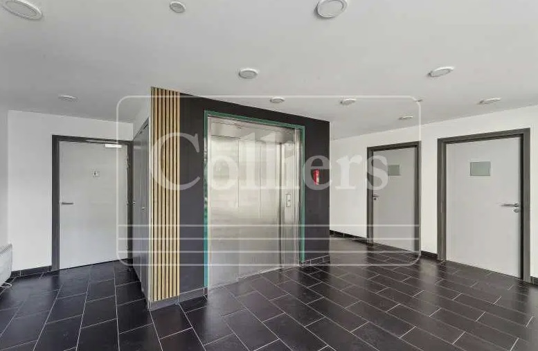 380 Avenue Archimède, Aix-en-Provence for lease - Interior Photo - Image 2 of 3