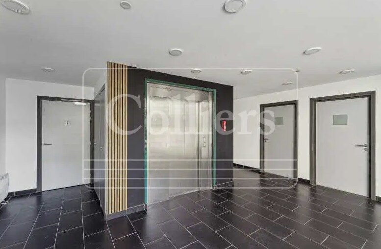 Office in Aix-en-Provence for lease - Interior Photo - Image 2 of 3