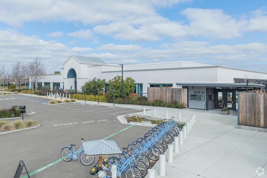 34700 Campus Dr, Fremont, CA à louer - Photo principale - Image 1 de 10
