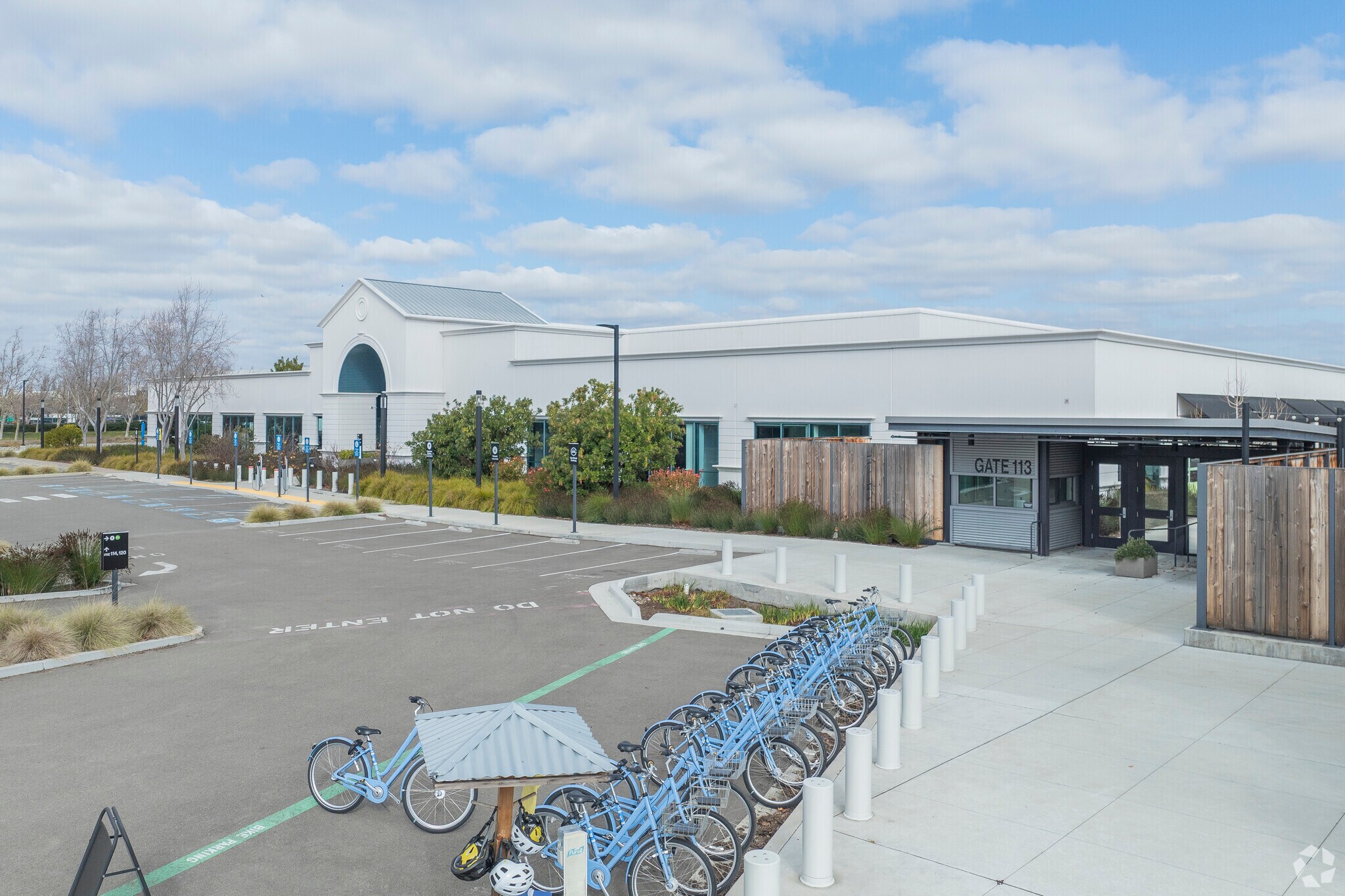 34700 Campus Dr, Fremont, CA à louer Photo principale- Image 1 de 11