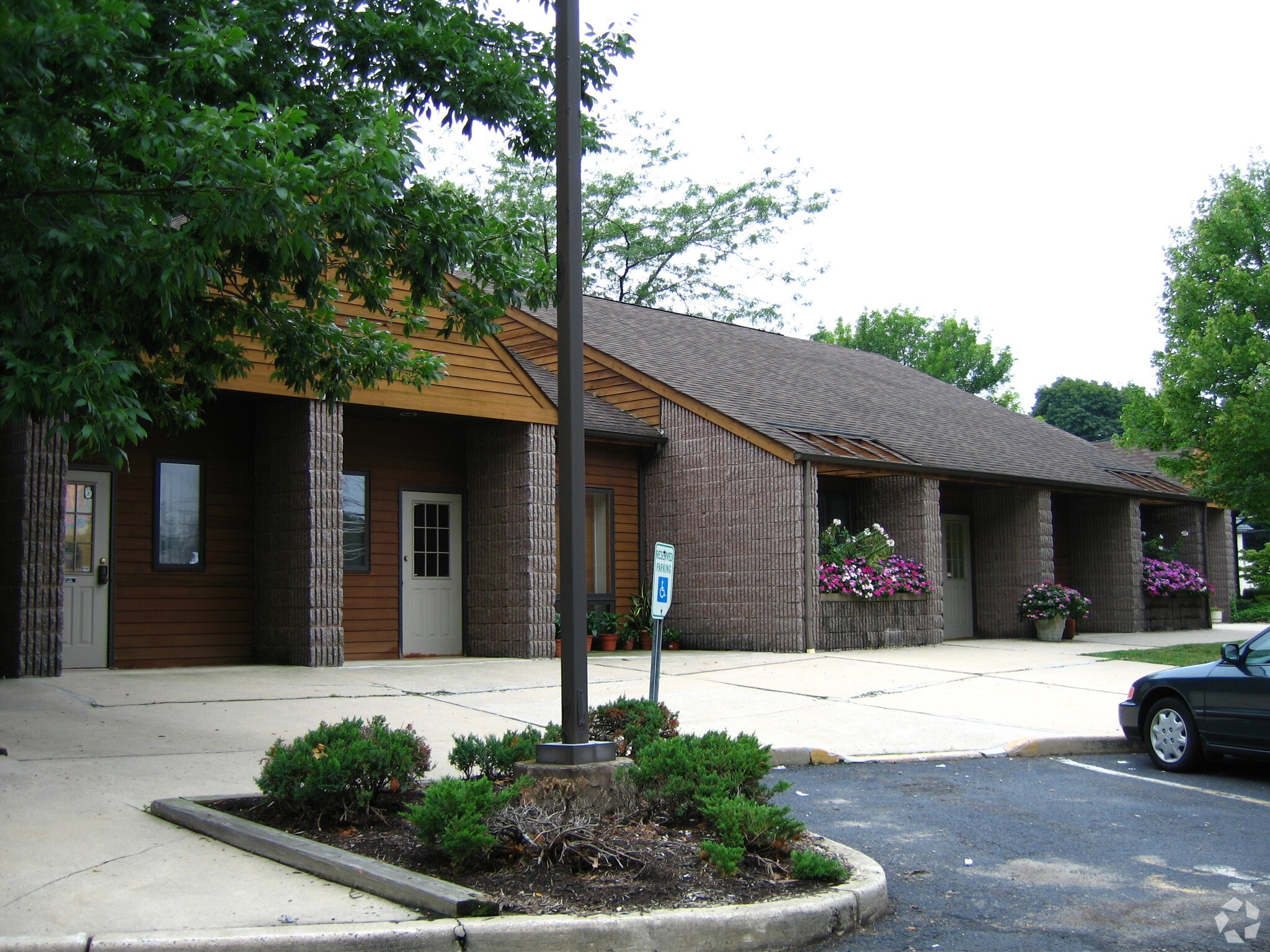445 White Horse Ave, Hamilton, NJ for lease Primary Photo- Image 1 of 9