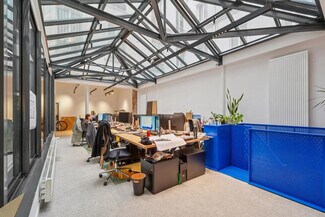 Plus de détails pour 26 Rue Des Petites Ecuries, Paris - Bureau à louer