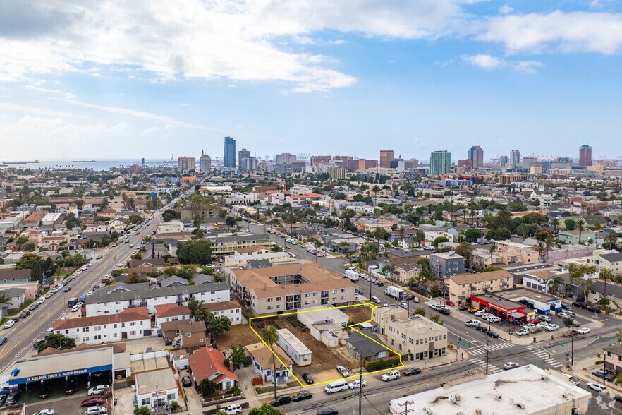 Long Beach Portfolio portefeuille de 3 propriétés à vendre sur LoopNet.ca - Photo principale - Image 1 de 30