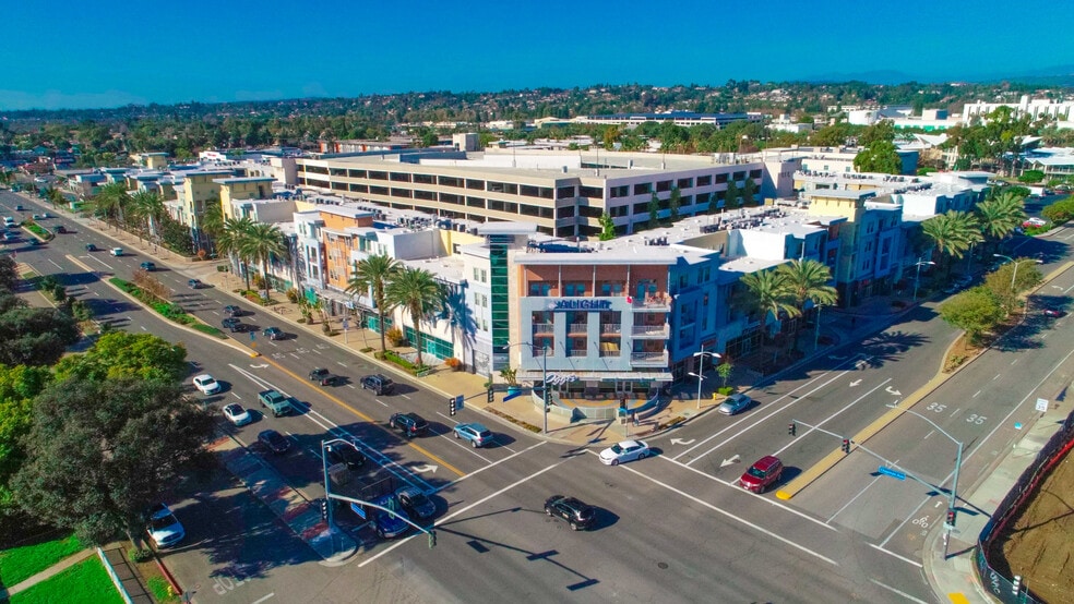 535-581 N Commonwealth Ave, Fullerton, CA à louer - Photo du bâtiment - Image 2 de 5