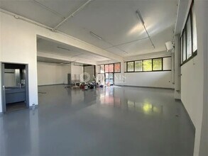 Flex in Nanterre for lease Interior Photo- Image 1 of 6