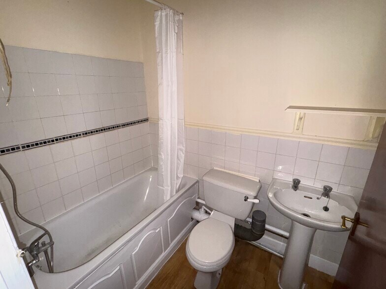 543 High Road Leytonstone, Londres à vendre - Photo du bâtiment - Image 2 de 8