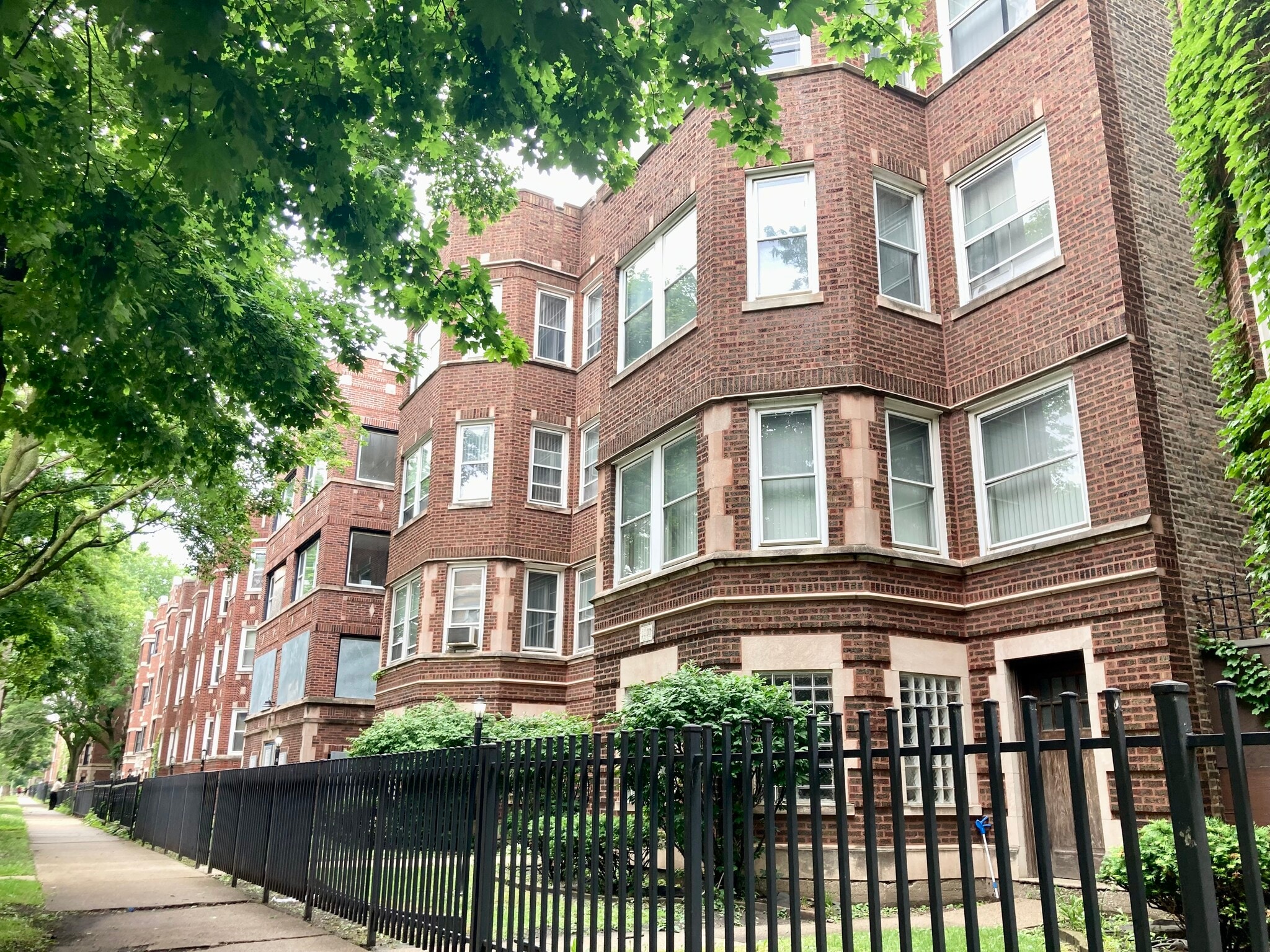 8021 S Drexel Ave, Chicago, IL for sale Primary Photo- Image 1 of 7