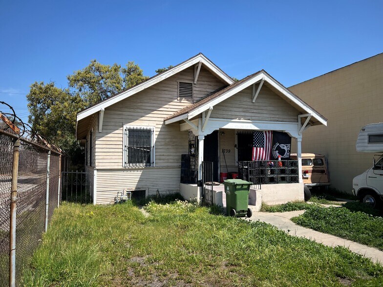 1739 E 42nd St, Vernon, CA à vendre - Photo principale - Image 1 de 1