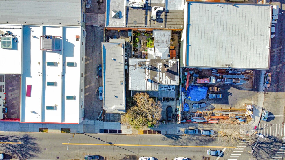 1112 Wyckoff Ave, Ridgewood, NY for sale - Building Photo - Image 2 of 6