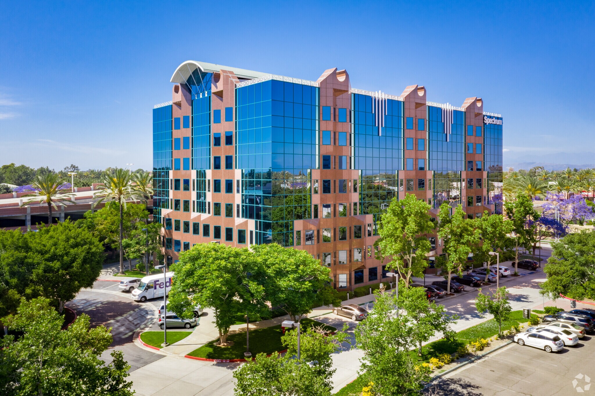 17777 Center Court Dr, Cerritos, CA à louer Photo du bâtiment- Image 1 de 20