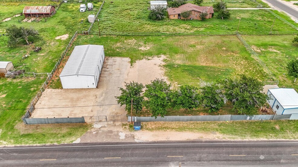 1418 W County Road 140, Midland, TX à louer - Photo du bâtiment - Image 2 de 12