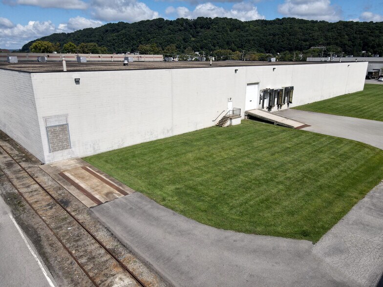495 Avenue B, Leetsdale, PA for lease - Building Photo - Image 3 of 5