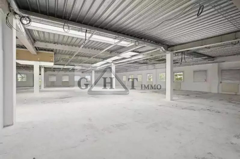 Office in Marcoussis for lease - Interior Photo - Image 2 of 4