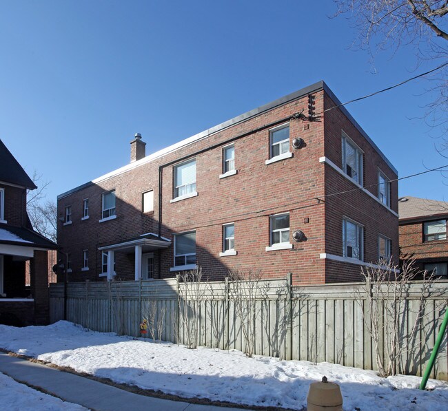Plus de détails pour 2709 Lake Shore Dr, Toronto, ON - Multi-résidentiel à vendre