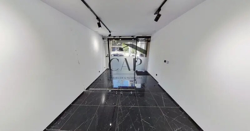 Retail in Marseille for sale - Interior Photo - Image 2 of 5