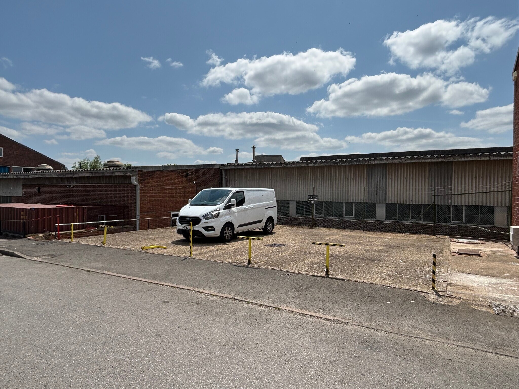 Desborough Park Rd, High Wycombe for lease Primary Photo- Image 1 of 5