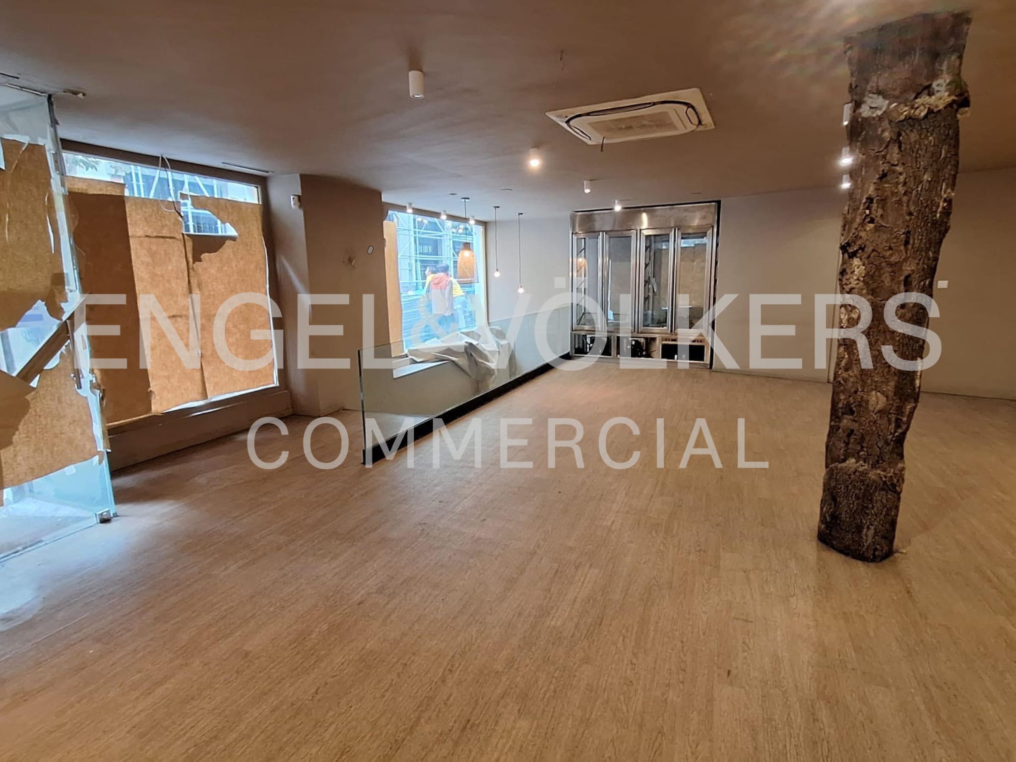 Retail in Madrid, Madrid for lease Interior Photo- Image 1 of 14