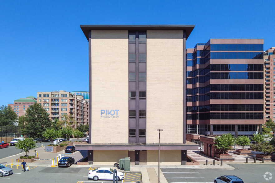 3801 N Fairfax Dr, Arlington, VA for lease - Building Photo - Image 2 of 5