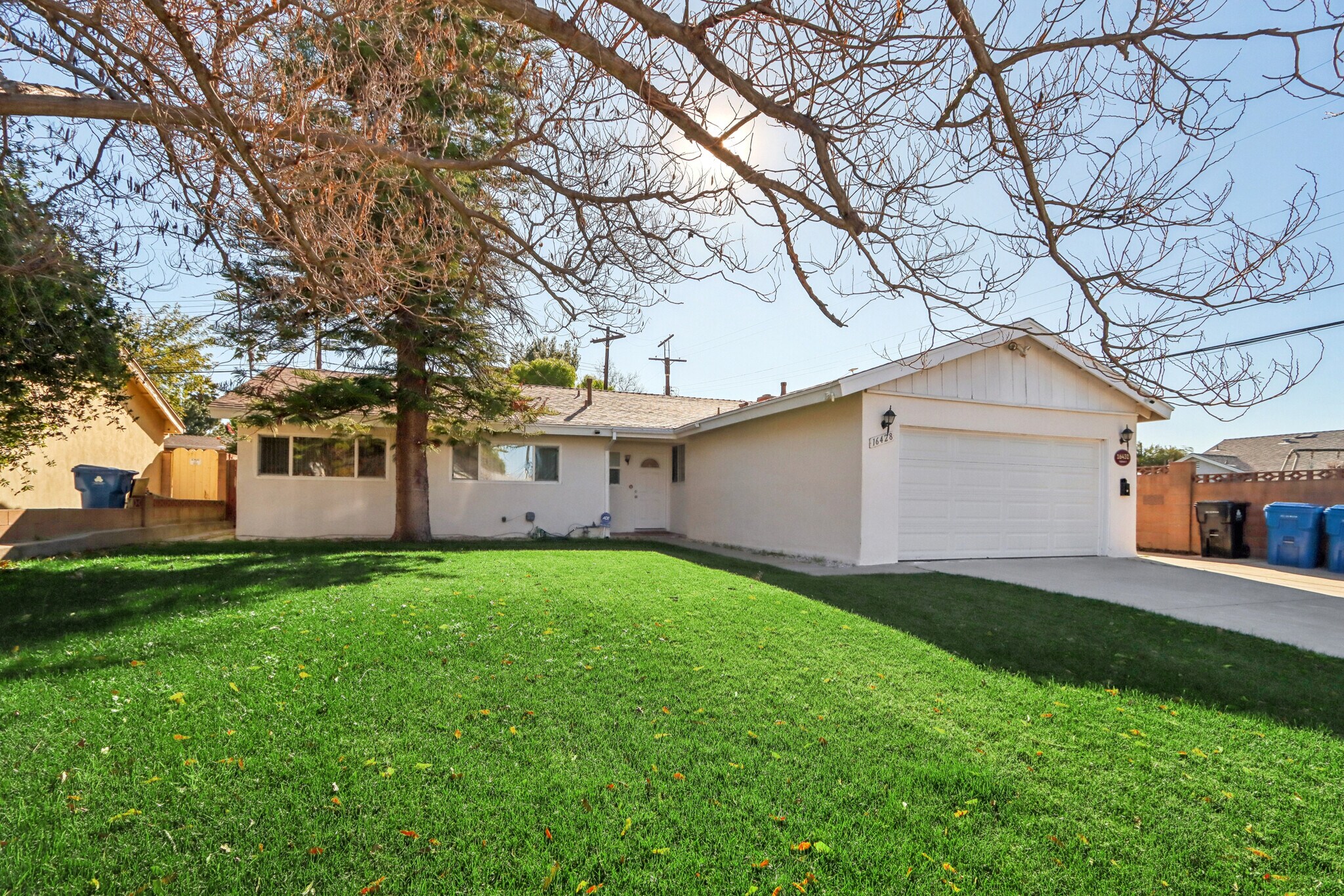 16428 Halsted St, North Hills, CA à vendre Photo principale- Image 1 de 35