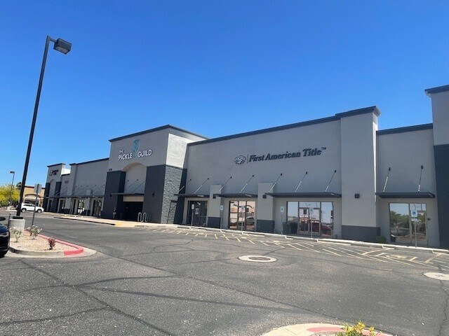 1135 E Brown Rd, Mesa, AZ à louer - Photo du bâtiment - Image 2 de 8