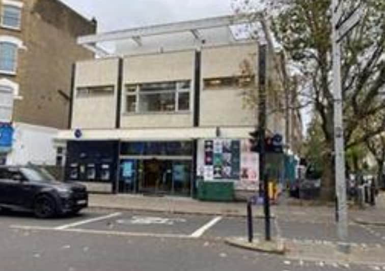 137 Ladbroke Grove, London for lease - Primary Photo - Image 1 of 2