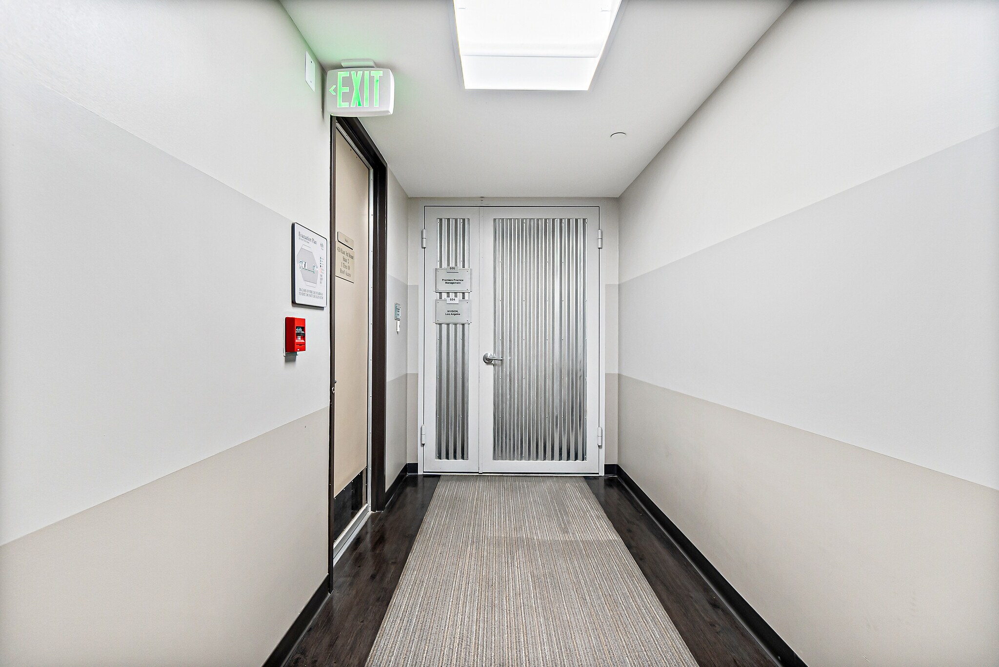 420 E 3rd St, Los Angeles, CA for lease Interior Photo- Image 1 of 43