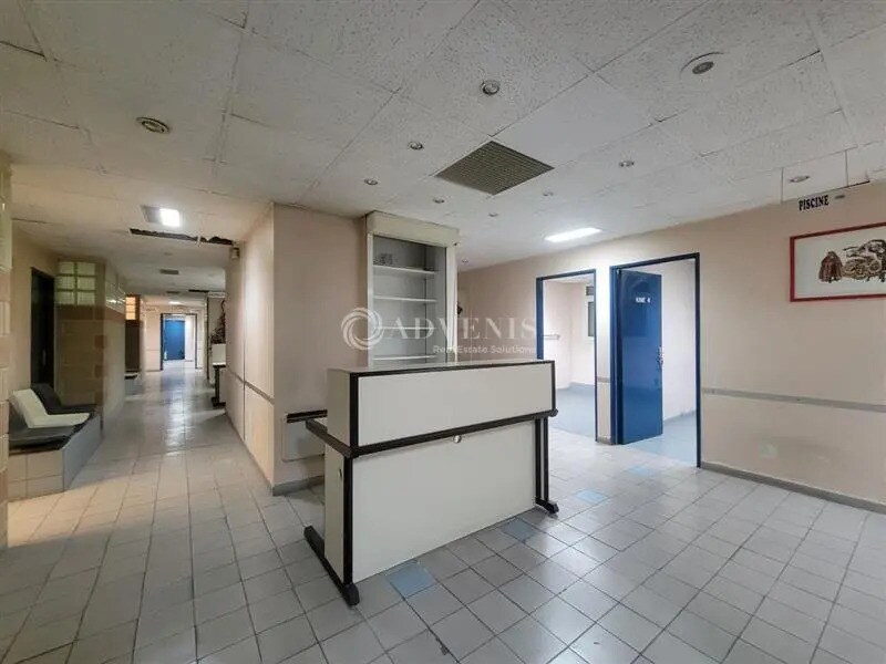 Retail in Saint-Denis for sale Building Photo- Image 1 of 9
