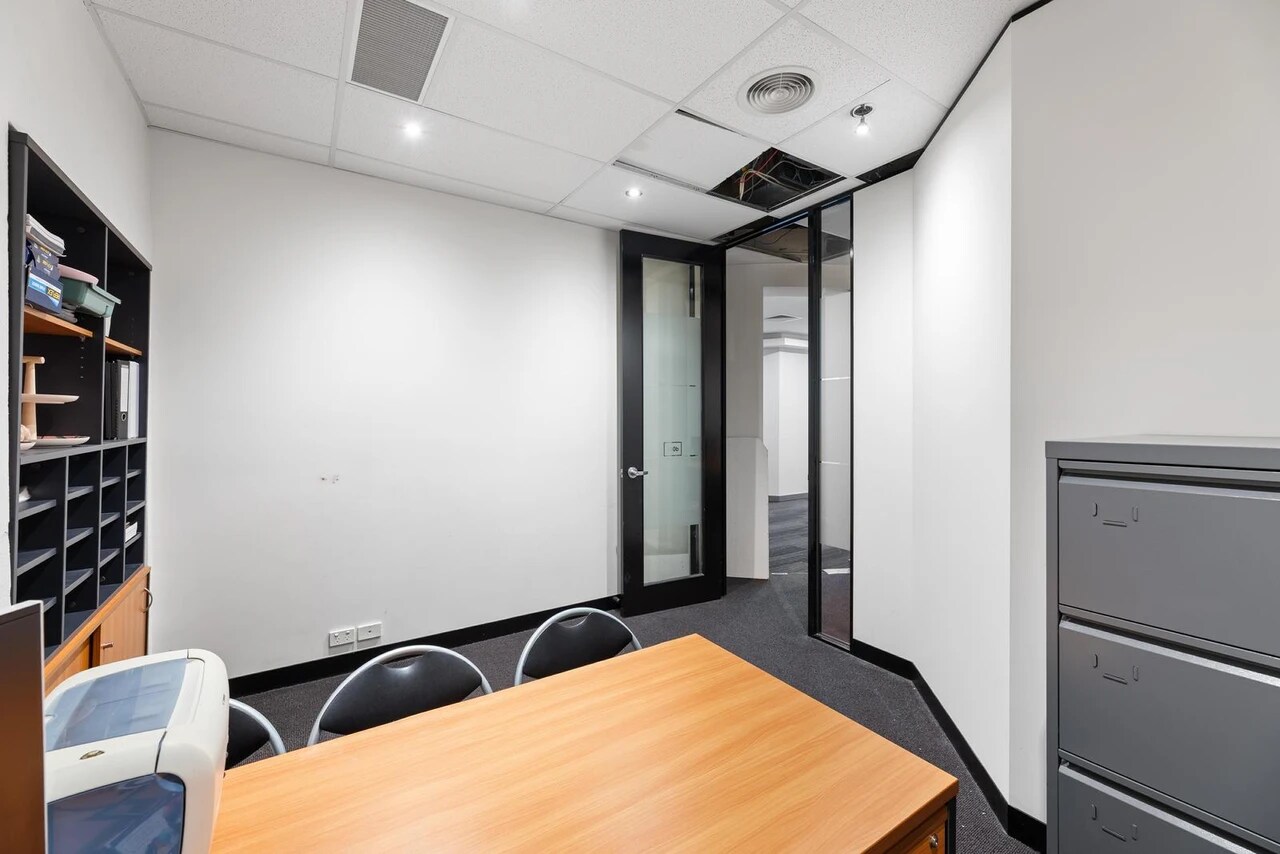 480 Collins St, Melbourne, VIC 3000 - Unit 410 - - Interior Photo - Image 2 of 4