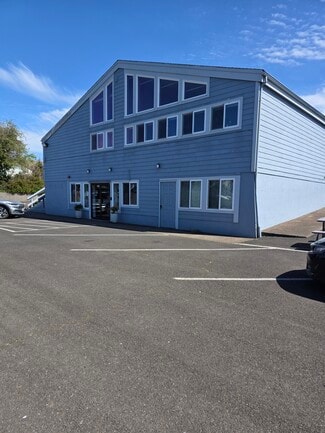 Plus de détails pour 215 NW 15th St, Newport, OR - Flex à vendre