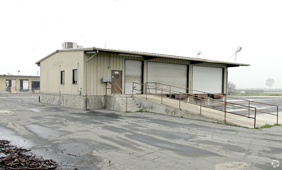 4416 S K St, Tulare, CA à louer - Photo du bâtiment - Image 2 de 3