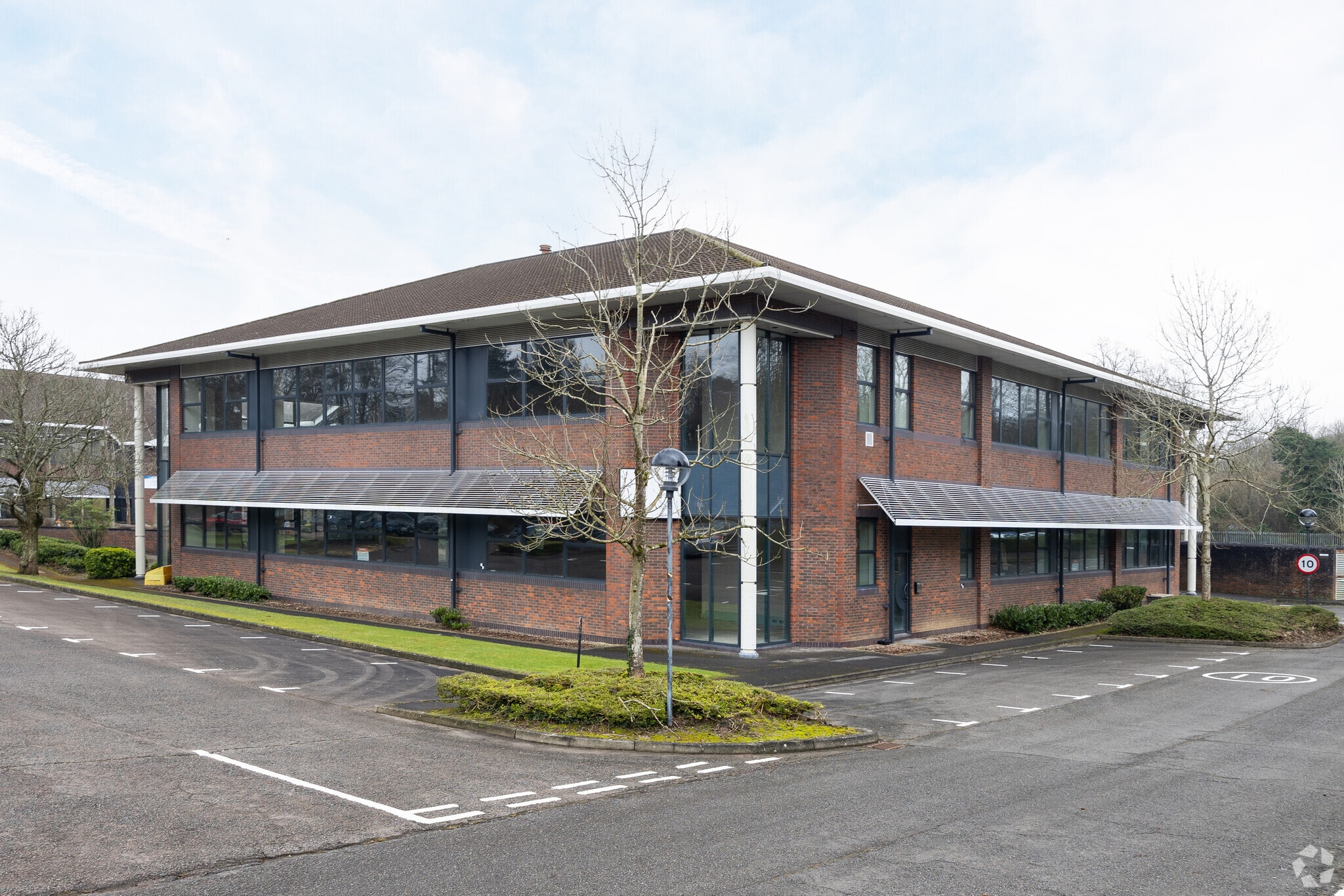 Jays Clos, Basingstoke for lease Primary Photo- Image 1 of 10