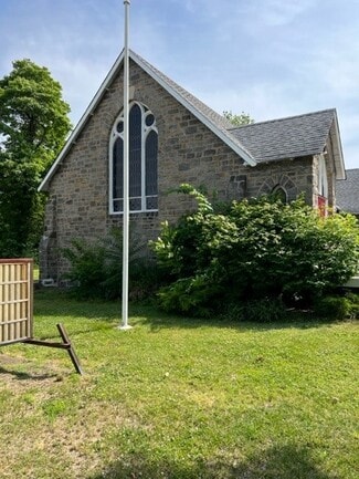 Plus de détails pour 911 N Commerce St St, Paulsboro, NJ - Spécialité à vendre