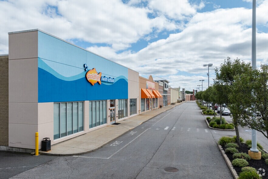 1300-1500 S Washington St, North Attleboro, MA à louer - Photo du bâtiment - Image 3 de 19