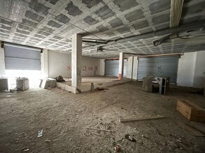 Retail in Igualada, Barcelona for lease Interior Photo- Image 2 of 10