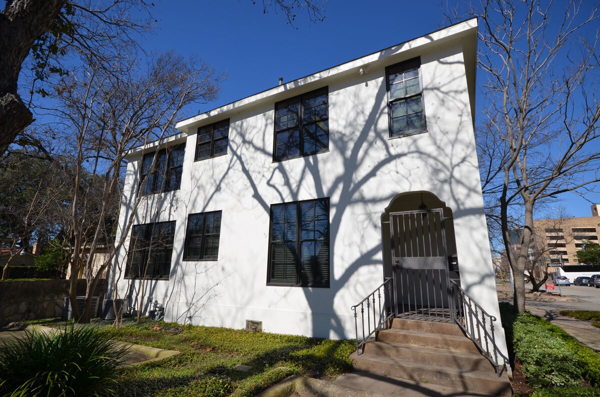 1402 San Antonio St, Austin, TX à louer Photo du bâtiment- Image 1 de 12