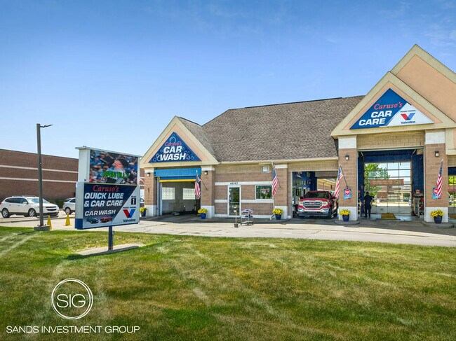 Plus de détails pour 49567 Hayes Rd, Shelby Township, MI - Commerce de détail à vendre