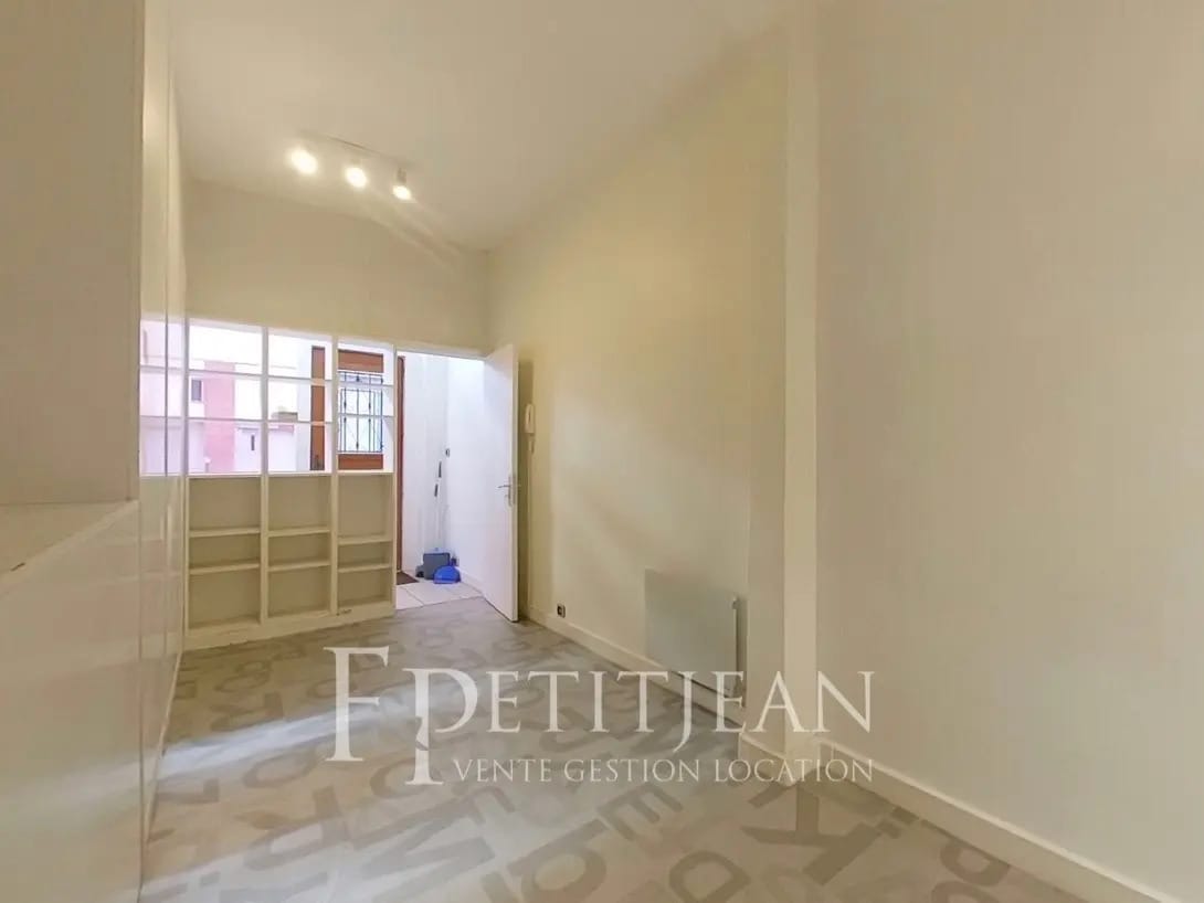24 Rue Des Bergers, Paris for lease Interior Photo- Image 1 of 8