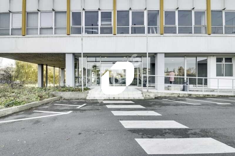 Bureau dans Aulnay-sous-Bois à louer - Photo du bâtiment - Image 2 de 15