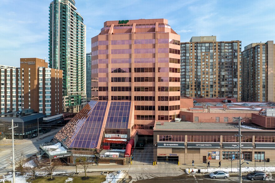 50 Burnhamthorpe Rd W, Mississauga, ON à louer - Photo du bâtiment - Image 3 de 12