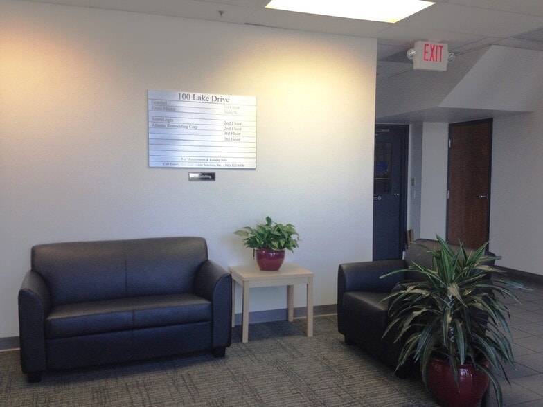 100 Lake Dr, Newark, DE for lease - Interior Photo - Image 2 of 5