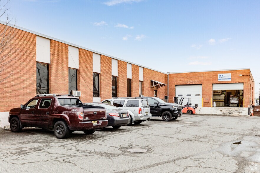 170 Wesley St, South Hackensack, NJ à louer - Photo du bâtiment - Image 3 de 6