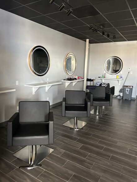 410 N Ed Carey Dr, Harlingen, TX for lease - Interior Photo - Image 2 of 5