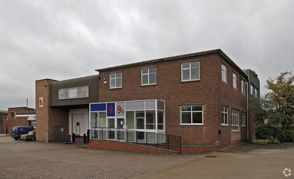 Wiggenhall Rd, Watford à louer - Photo principale - Image 1 de 4